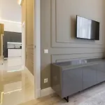 Royal Vip Prospekt Shevchenka 3 إلفيف