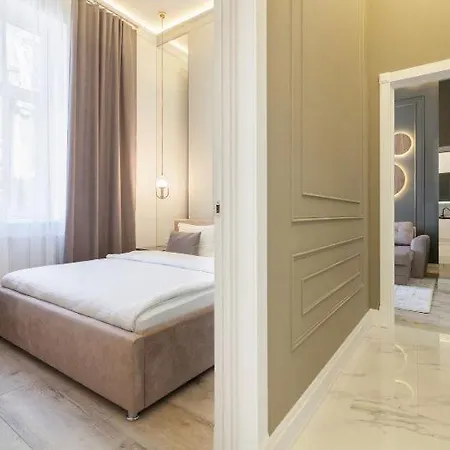 Royal Vip Prospekt Shevchenka 3 Apartment Lviv
